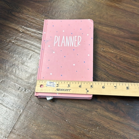 Small planner. Free with any bundle. - Picture 14 of 16